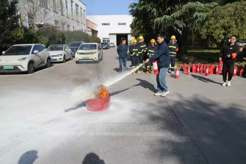 揚(yáng)州北辰電氣集團(tuán)有限公司開(kāi)展消防月活動(dòng)